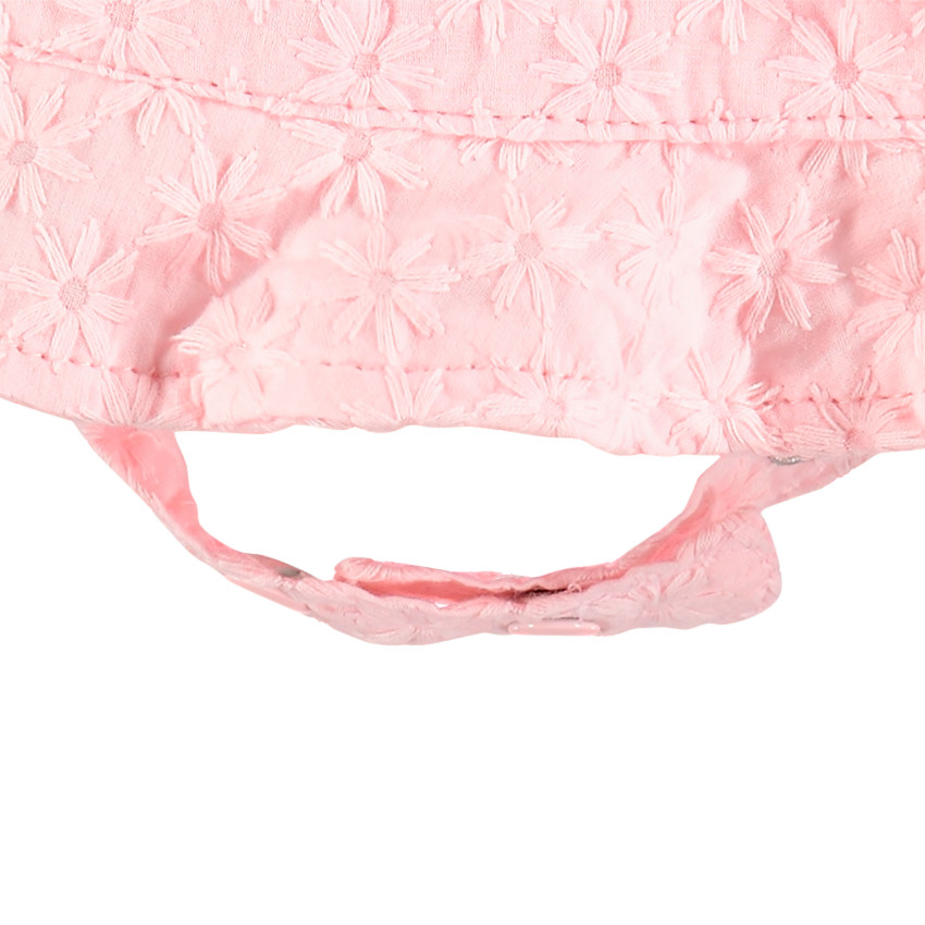 Καπελάκι με κεντημένα λουλούδια σε ελαφρώς διαφορετικό τόνο 