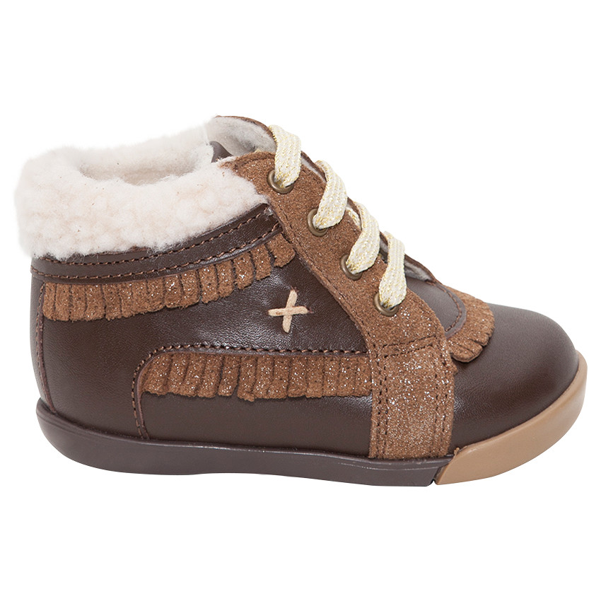 Δερμάτινα σουέτ μποτάκια με μεταλλιζέ κρόσσια   