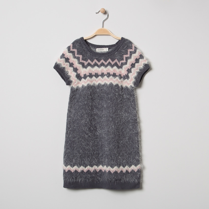 Κοντομάνικο πλεκτό φόρεμα με ζακάρ μοτίβα και χνουδωτή υφή 