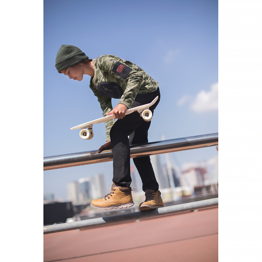 Παιδικά - Slim τζιν με used όψη και ξηλωμένο στρίφωμα 