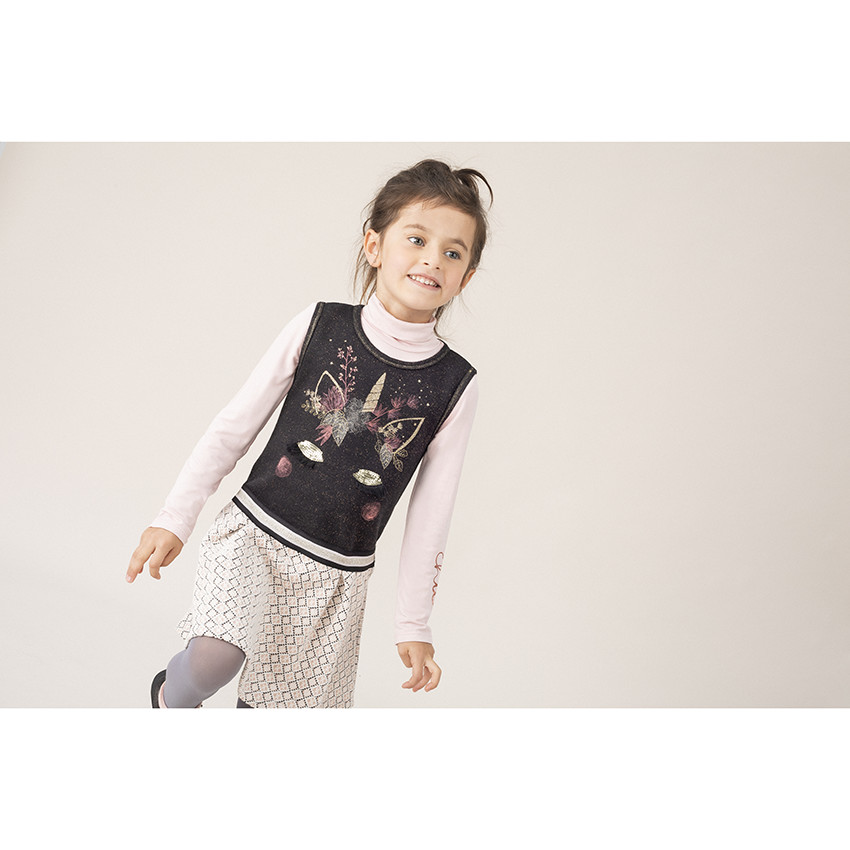 Μονόχρωμο ζιβάγκο με τυπωμένη φράση στο αριστερό μανίκι 