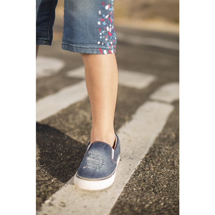 Υφασμάτινα χαμηλα αθλητικά με φθαρμένη όψη σε νούμερα 24 έως 27 