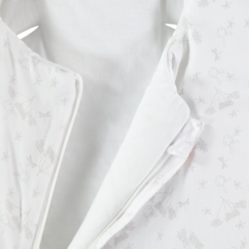 Nid d'ange imprimé all-over à oreilles en relief 