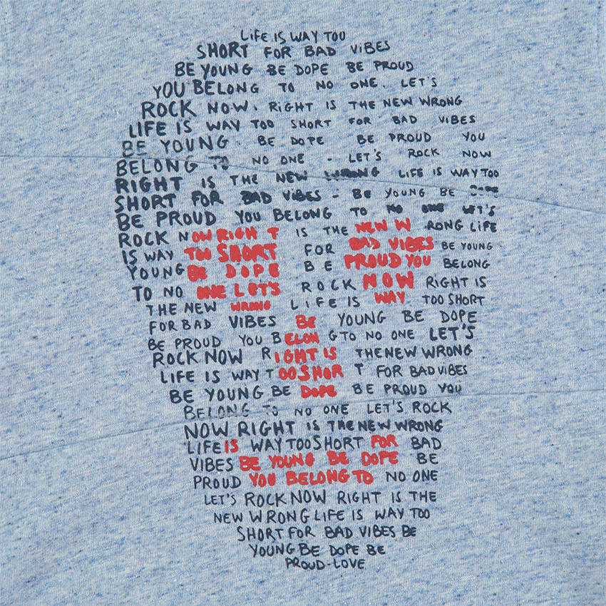 Μακρυμάνικη μπλούζα με κουκούλα και στάμπα νεκροκεφαλή 