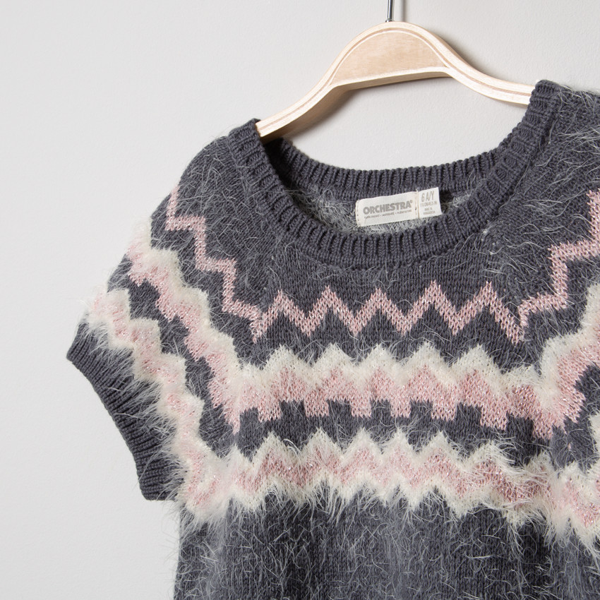 Κοντομάνικο πλεκτό φόρεμα με ζακάρ μοτίβα και χνουδωτή υφή 