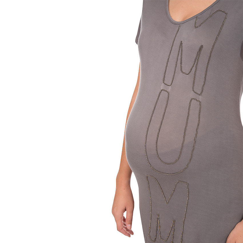 Κοντομάνικη μπλούζα εγκυμοσύνης με κεντημένα γράμματα 