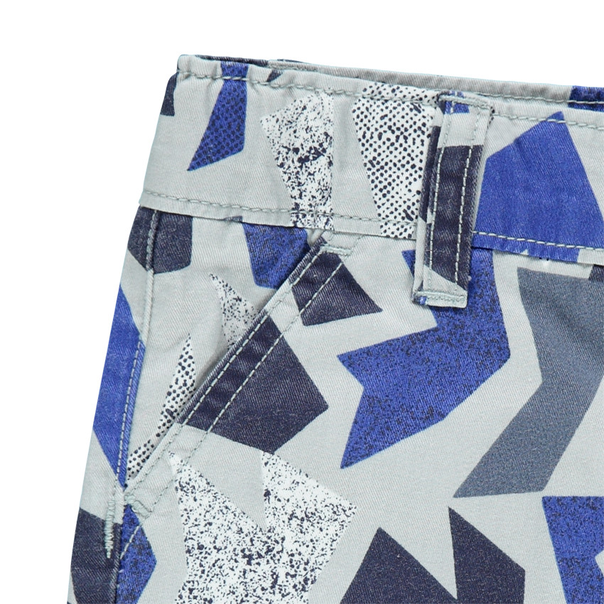 Βαμβακερή βερμούδα με εμπριμέ γεωμετρικό μοτίβο 