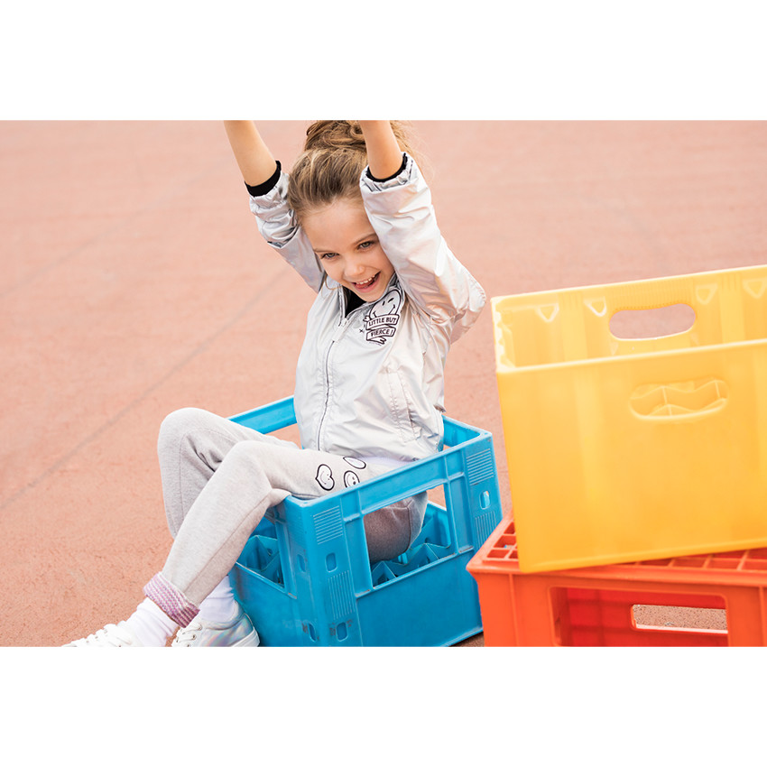 Ιριδίζον μπουφάν με επένδυση ζέρσεϊ και κεντημένο μοτίβο ©Smiley 