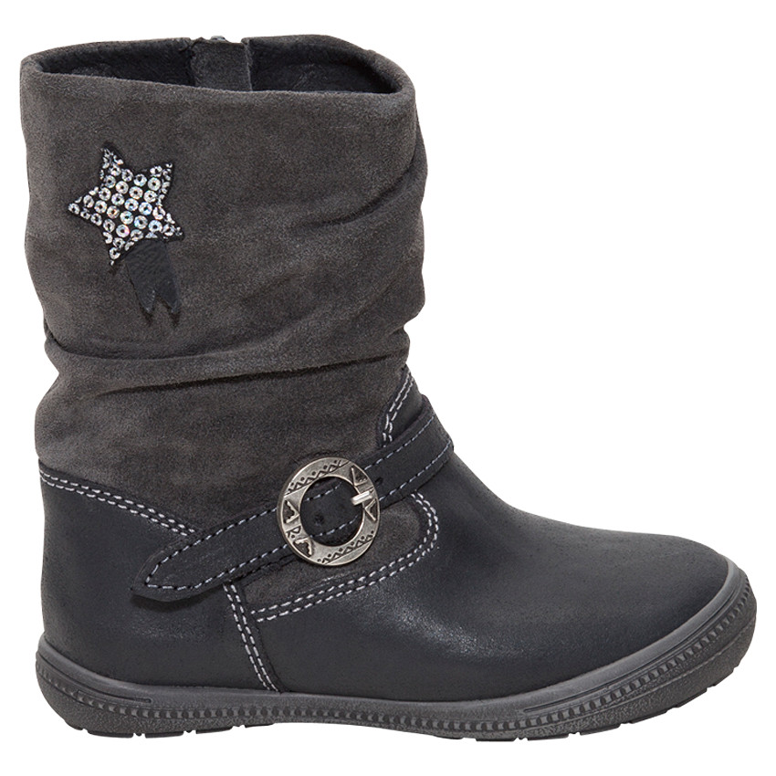 Δερμάτινα μποτάκια με σούρες και αστέρι από πούλιες 