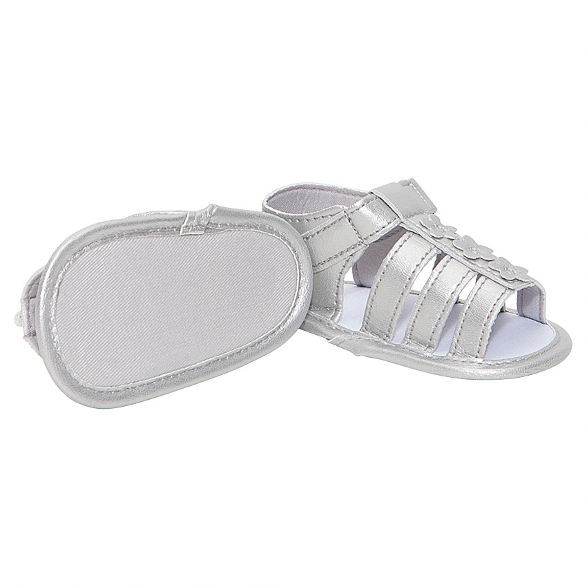 Πέδιλα ασημί με αυτοκόλλητο velcro και λουλουδάκια 