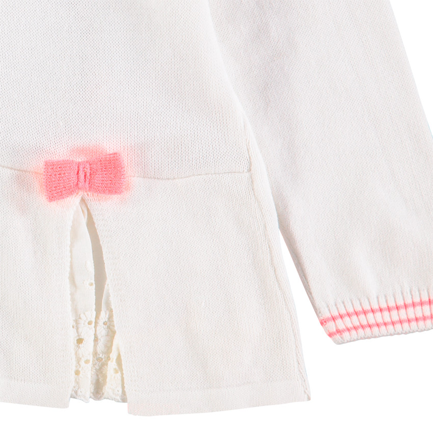 Πλεκτό πουλόβερ με κεντημένο λαγουδάκι και φάσες από δαντέλα 