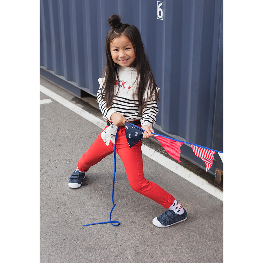 Υφασμάτινα μπλε χαμηλά αθλητικά παπούτσια μελανζέ με γυαλιστερές κλωστές, σε νούμερα 24 έως 29 