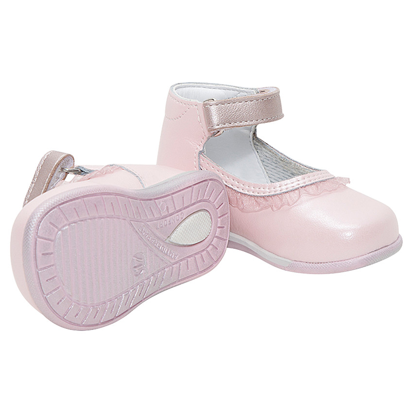 Δερμάτινα παπουτσάκια με βολάν από τούλι 