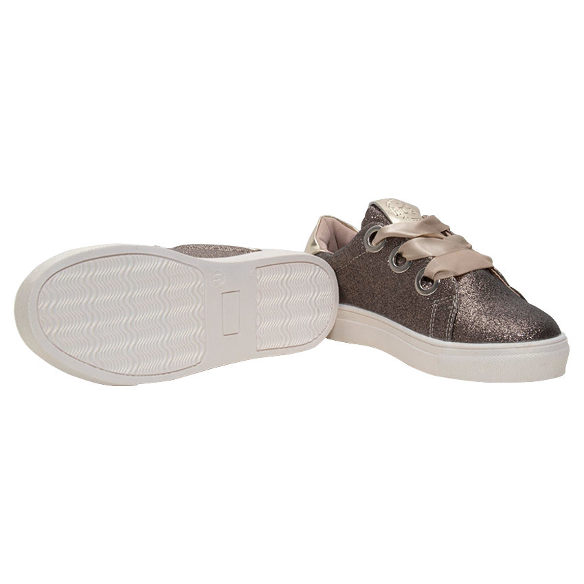 Χαμηλά αθλητικά παπούτσια με πούλιες και σατέν κορδόνια 