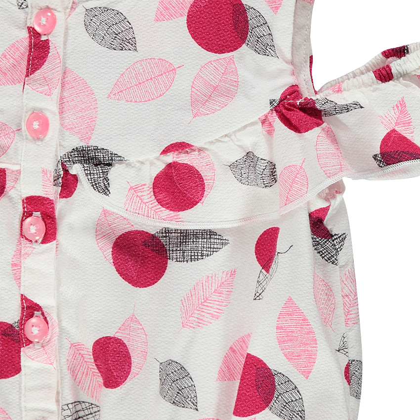 Ολόσωμη φόρμα-σορτς με άνοιγμα στους ώμους και μοτίβο φύλλα 