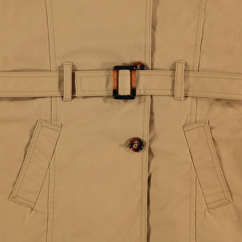 Καμπαρντίνα στο χρώμα της άμμου με επένδυση από sherpa και διακοσμητικά κεντήματα 