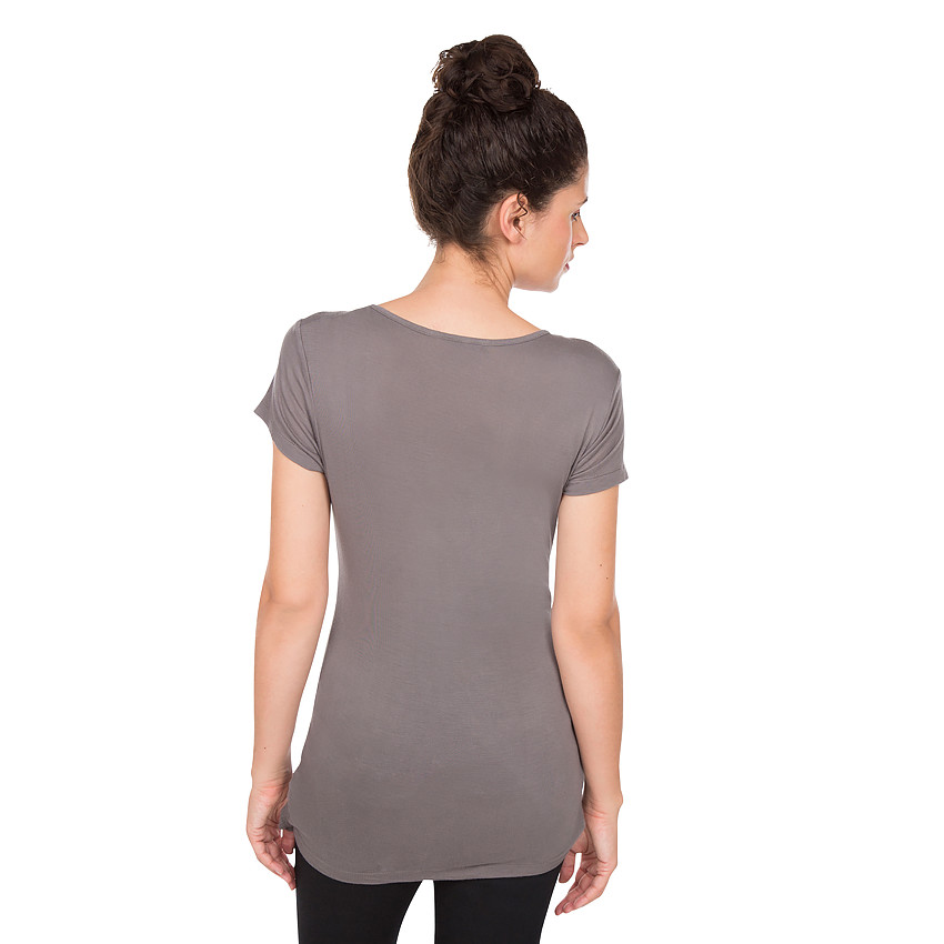 Κοντομάνικη μπλούζα εγκυμοσύνης με κεντημένα γράμματα 