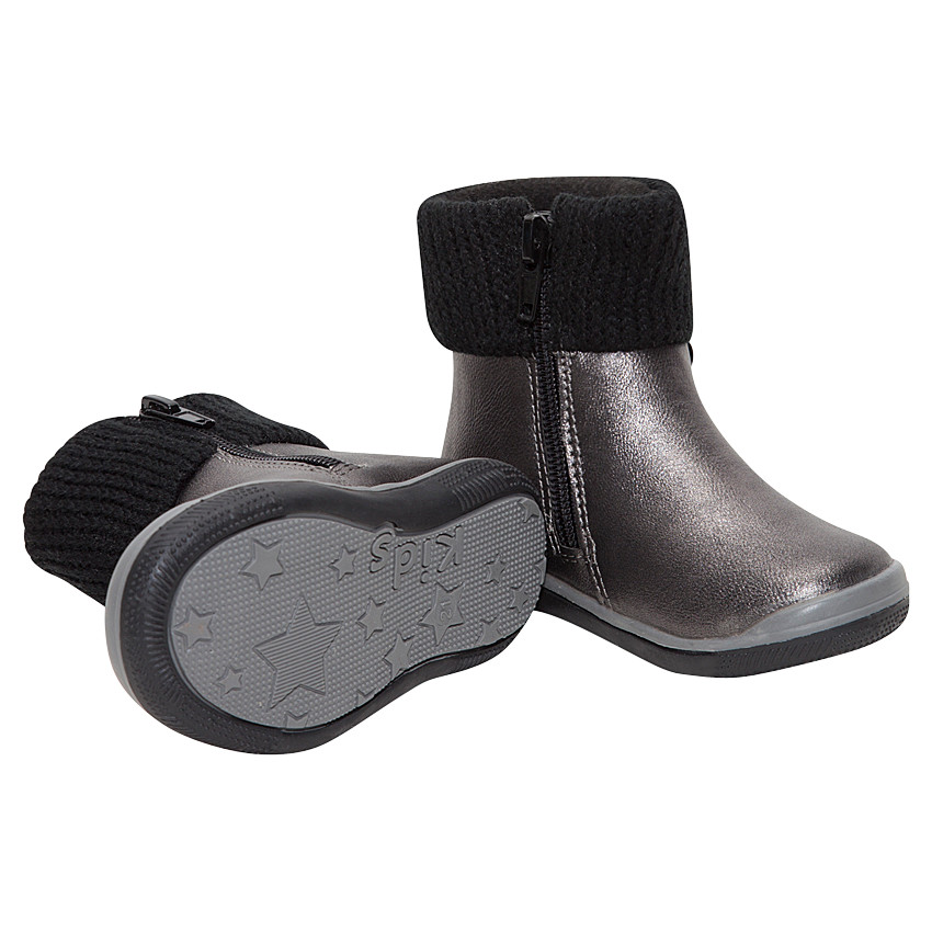 Ασημί μποτάκια με απλικέ λουλούδι και πλεκτό ύφασμα στο άνοιγμα 