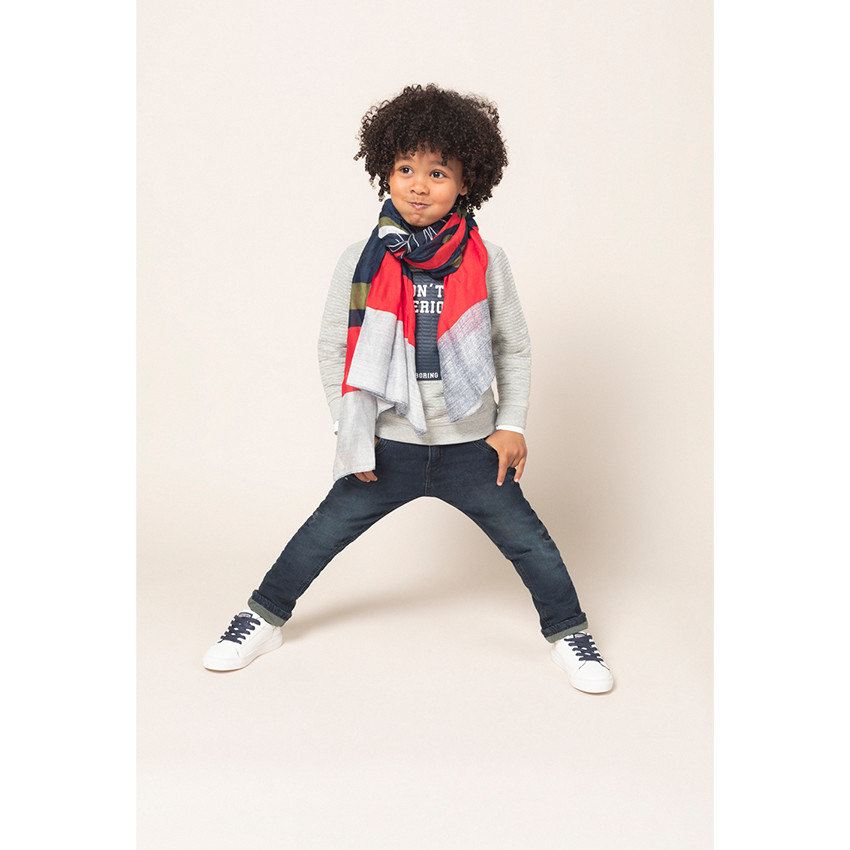 Τζιν σε ίσα γραμμή με used όψη, τσακίσεις και ζέρσεϊ επένδυση 