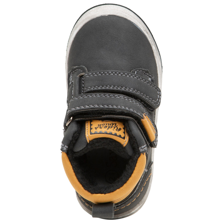 Μποτάκια από συνθετικό δέρμα με βέλκρο και άνοιγμα σε αντίθεση 