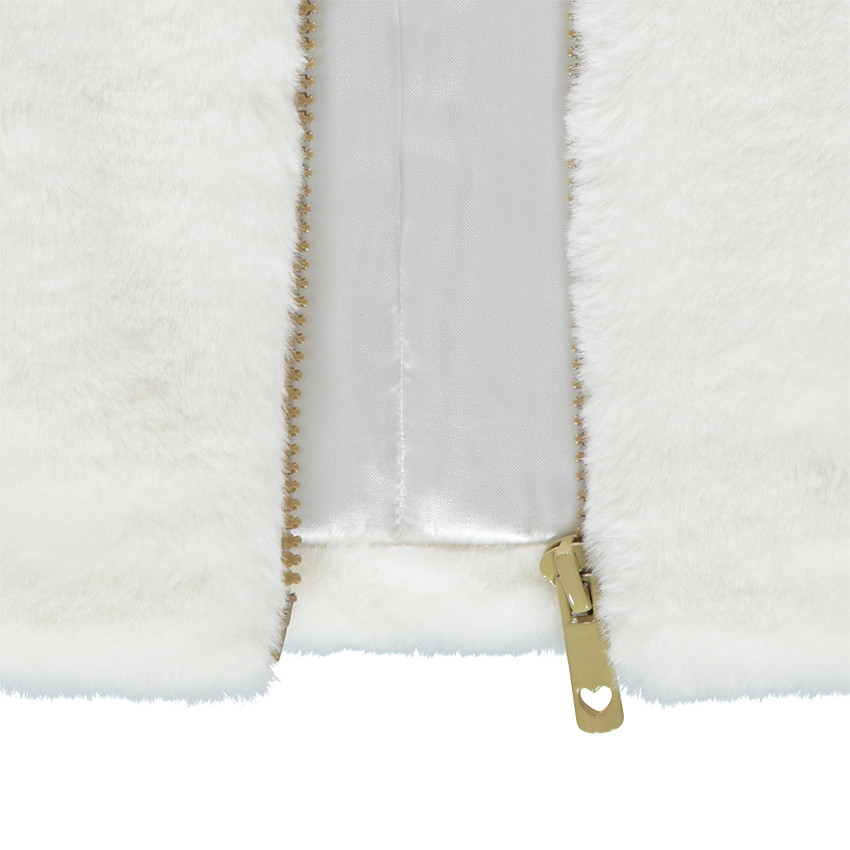 Αμάνικη ζακέτα από sherpa με μπαλώματα καρδούλες 