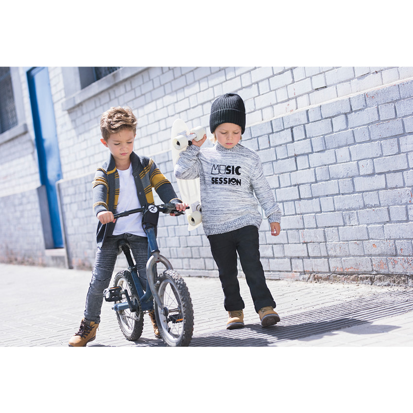 Πλεκτή ζακέτα με ζακάρ ρίγες σε αντίθεση 