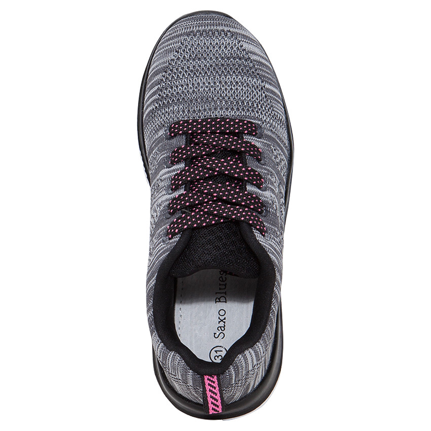 Αθλητικά παπούτσια με φαντεζί λεπτομέρειες 