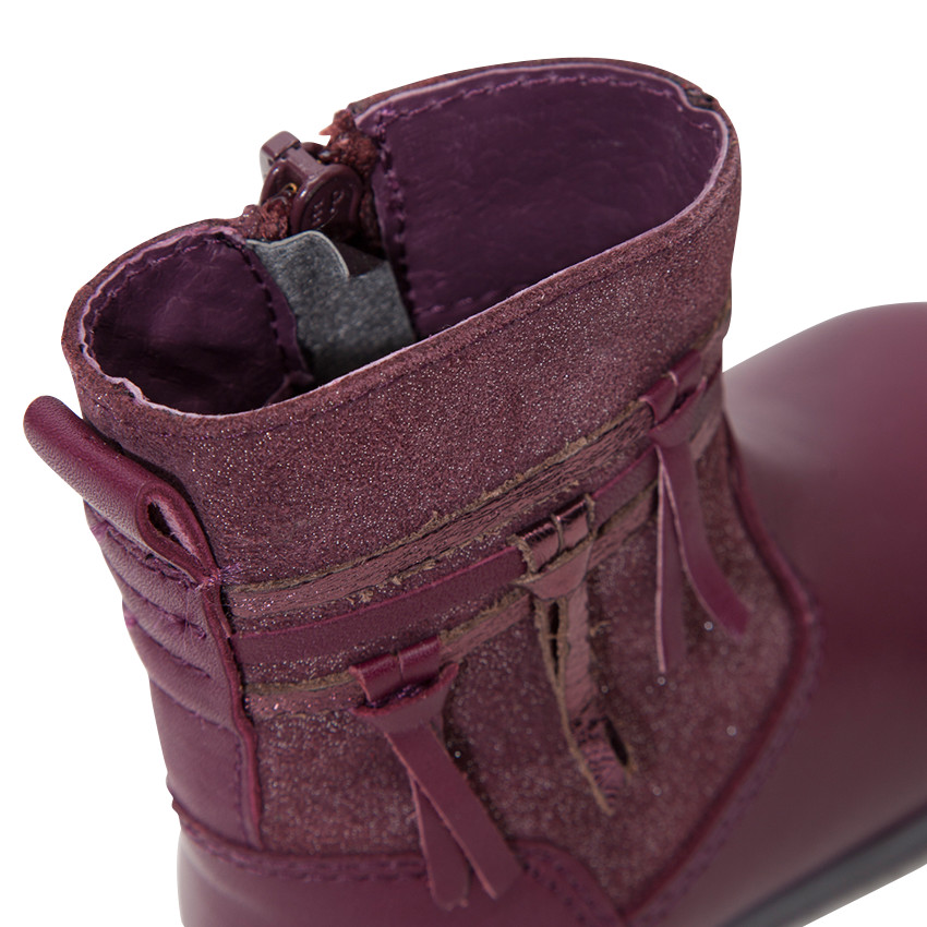 Δερμάτινα μποτάκια με παγιέτες και κρόσσια 