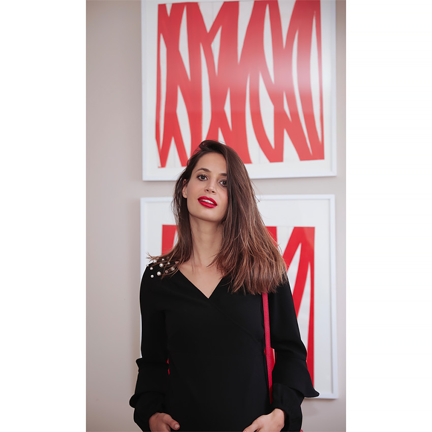 Μακρυμάνικο φόρεμα εγκυμοσύνης με διακοσμητικές πέρλες 