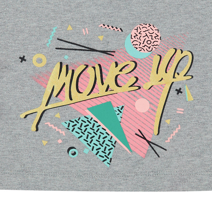 Κοντό τοπ 2 σε 1 με κοντά μανίκια και εμπριμέ αμάνικη μπλούζα  