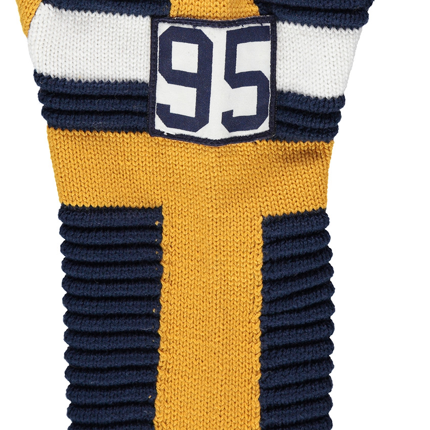 Πλεκτή ζακέτα με χοντρή αφράτη πλέξη, ρίγες σε αντίθεση και απλικέ αριθμούς 