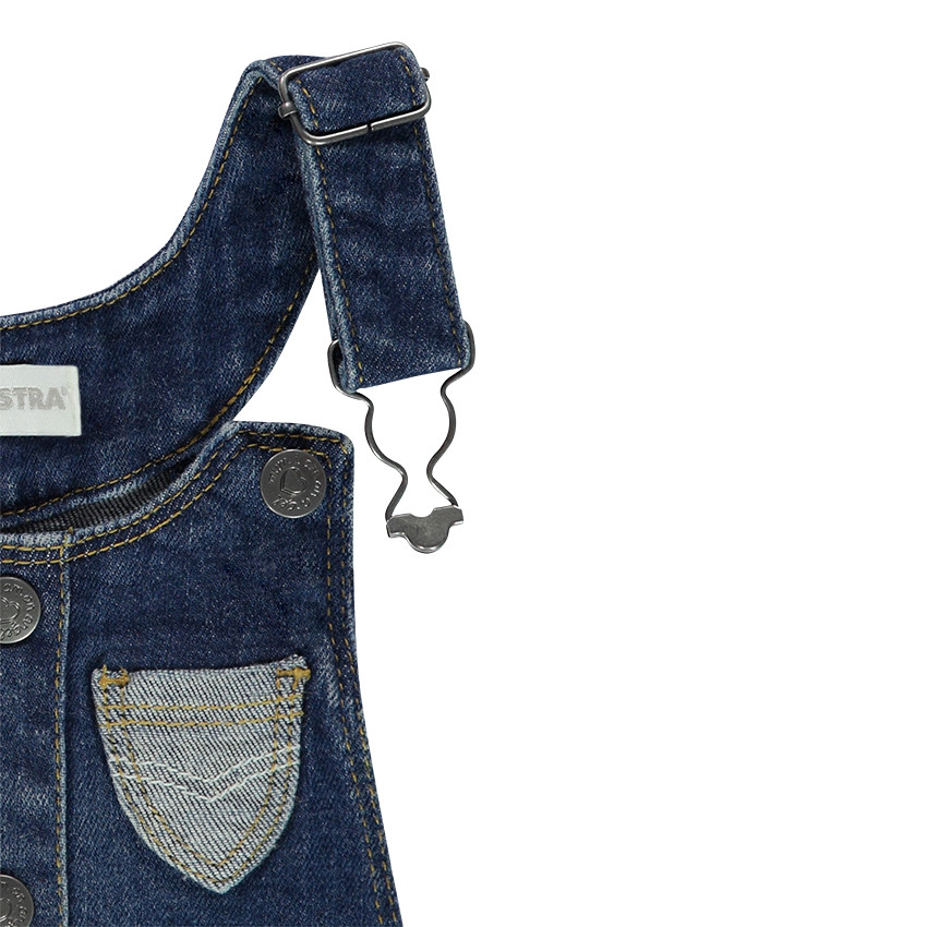 Τζιν φόρεμα με φθαρμένη όψη, μπαλώματα και γράμμα με πούλιες 