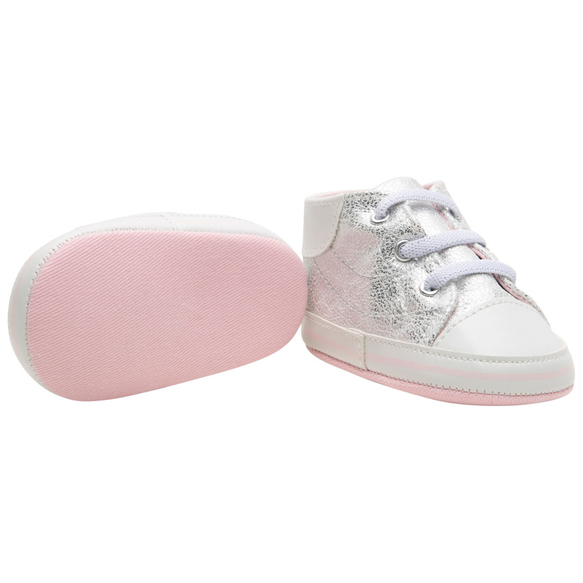 Μαλακά αθλητικά για μωρά σε ασημί με ελαστικά κορδόνια 