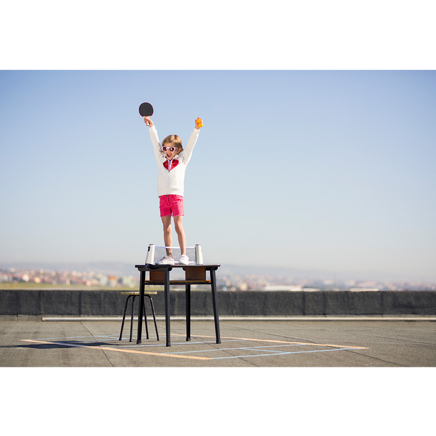 Κοντομάνικη μπλούζα σε τετράγωνη γραμμή με στάμπα σε όλη την επιφάνεια 